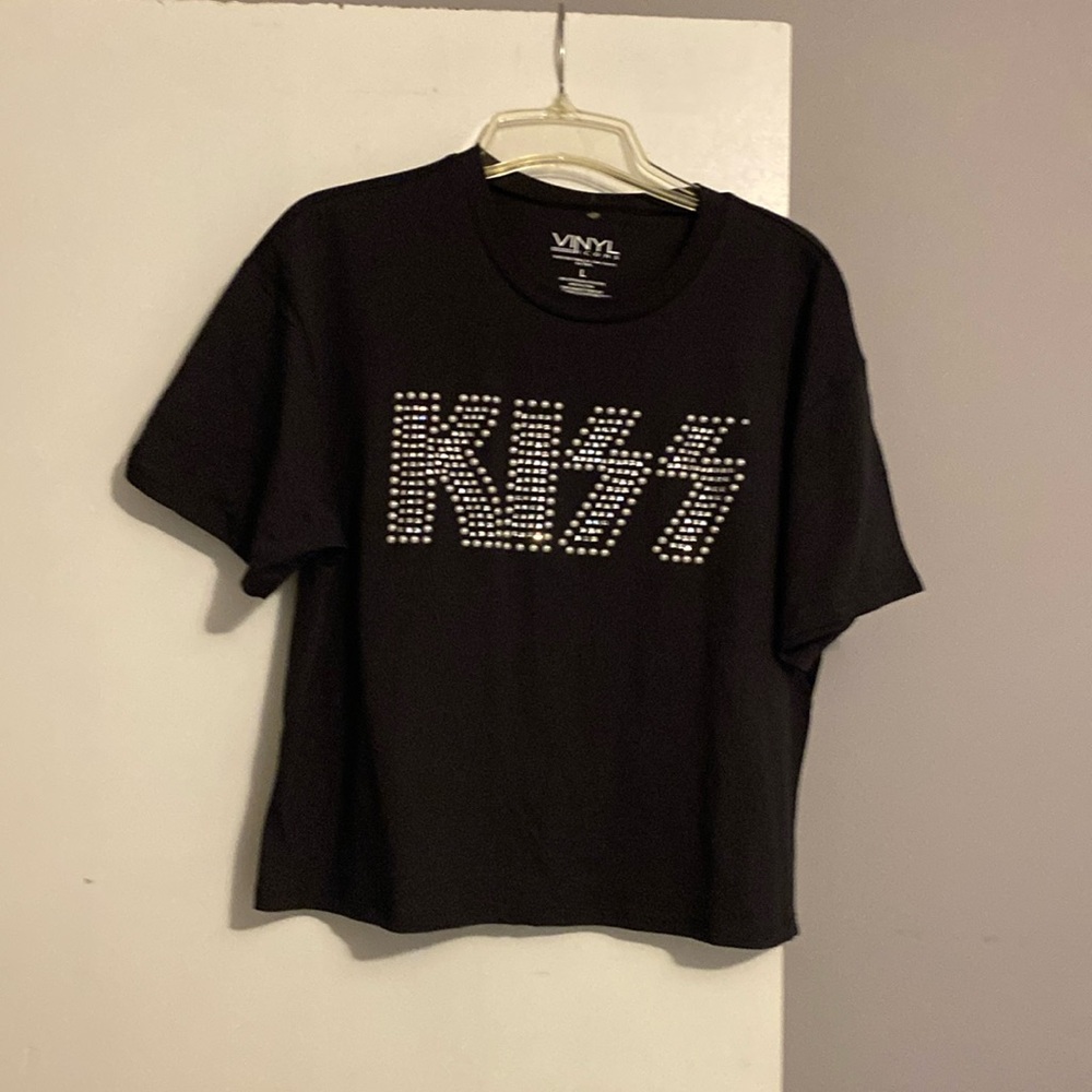 Vinyl Icons Women’s KISS Short Sleeve Crop Top